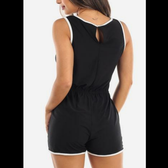 Black and White Casual Romper - Picture 2 of 3